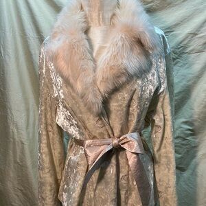 Movie Star Style Velvet Boudoir Jacket with Faux Fur Collar